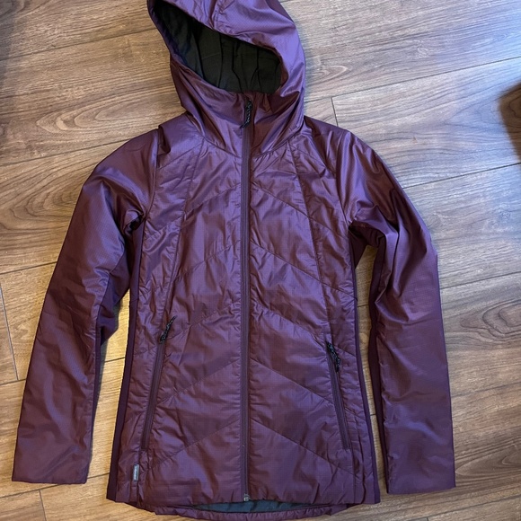 Ladies Icebreaker Merinoloft Jacket - Burgundy - size XS - Like New - Picture 1 of 9
